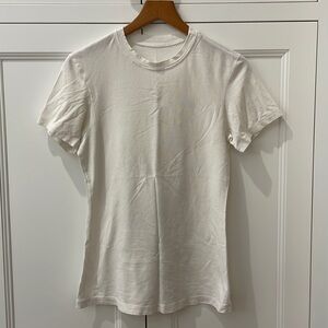 Lululemon White Short Sleeve Tee Shirt—Stretch—Great Fabric!  EUC!